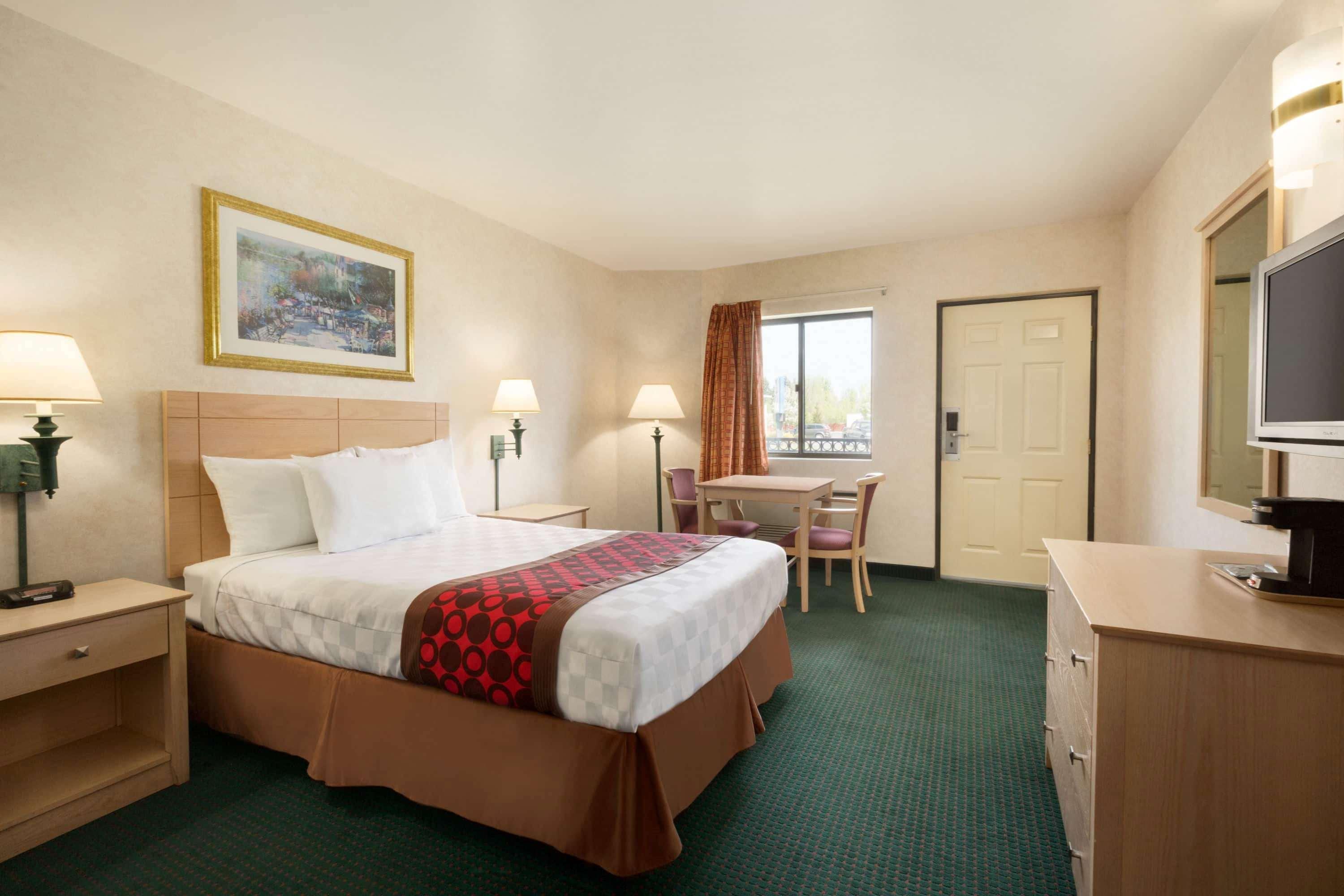 Travelodge By Wyndham Niagara Falls - New York Extérieur photo