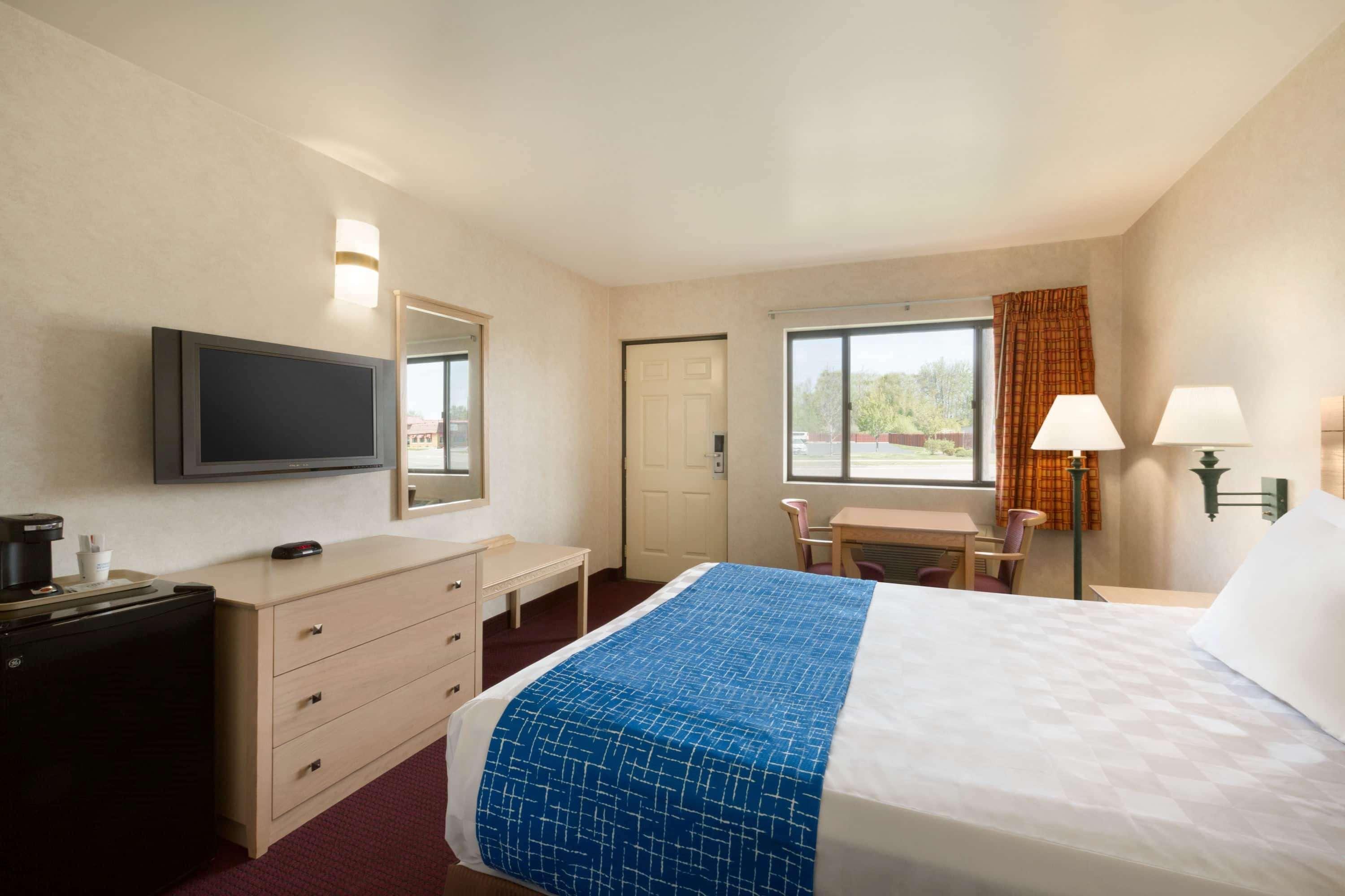 Travelodge By Wyndham Niagara Falls - New York Extérieur photo