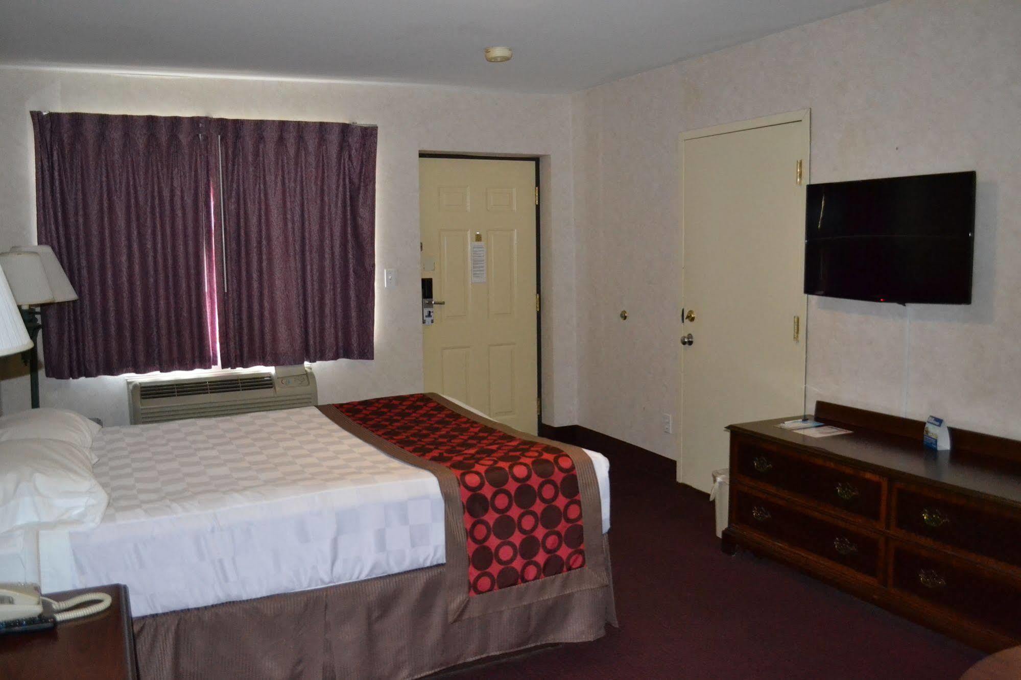 Travelodge By Wyndham Niagara Falls - New York Extérieur photo